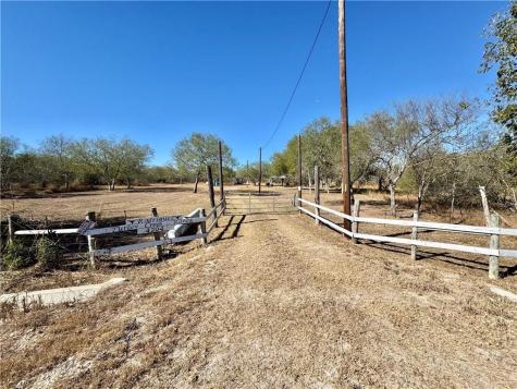 4204 County Road 308 Orange Grove TX 78372