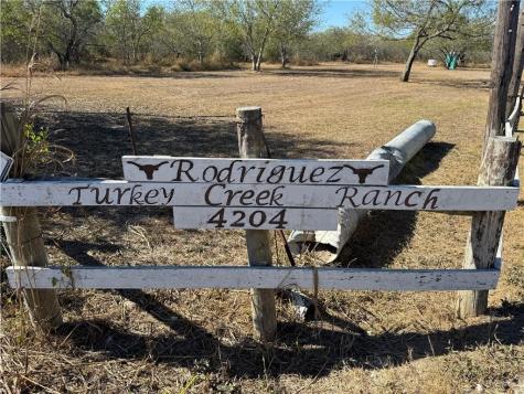 4204 County Road 308 Orange Grove TX 78372