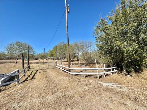 4204 County Road 308 Orange Grove TX 78372