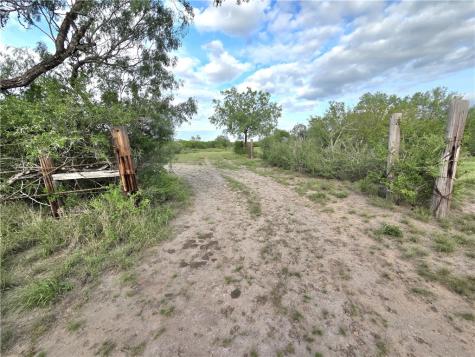 3073 Bravo 6 San Diego TX 78384