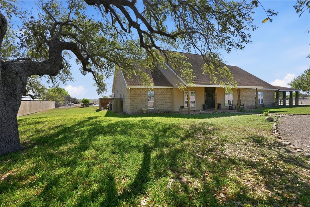 279 County Road 302 George West TX 78022