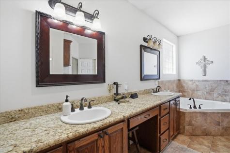 279 County Road 302 George West TX 78022