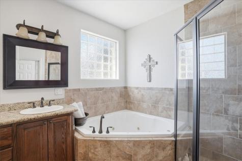 279 County Road 302 George West TX 78022