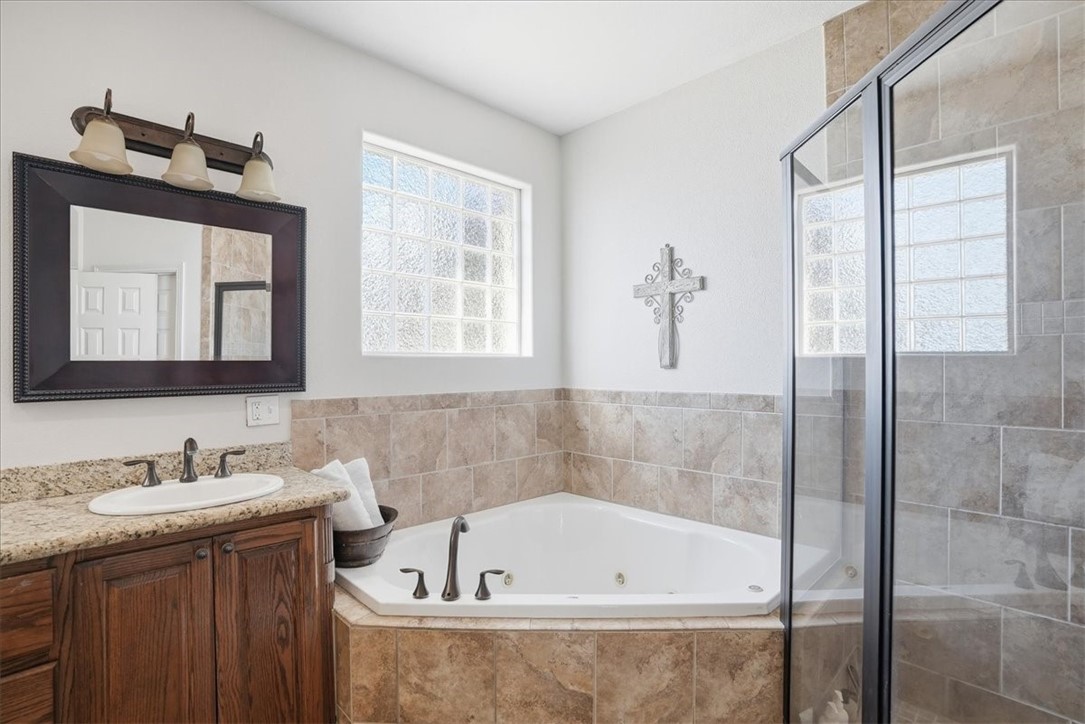 279 County Road 302 George West TX 78022