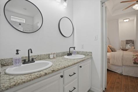 279 County Road 302 George West TX 78022