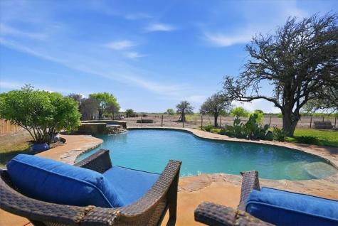 279 County Road 302 George West TX 78022