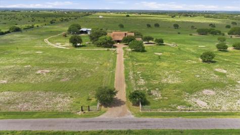 279 County Road 302 George West TX 78022