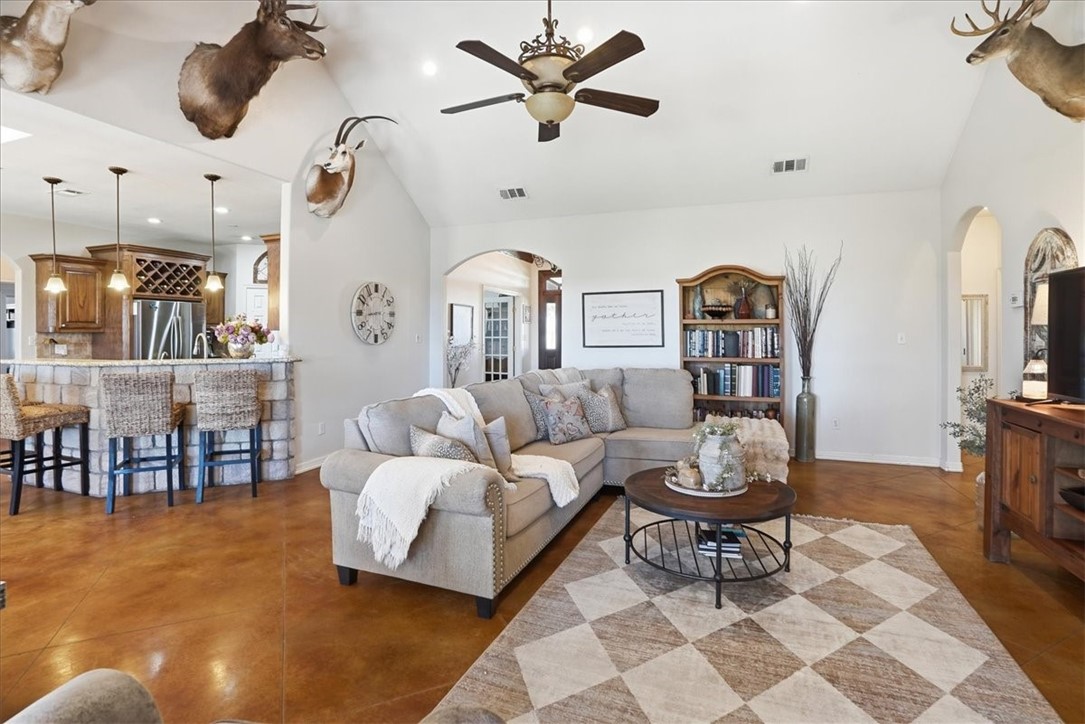279 County Road 302 George West TX 78022