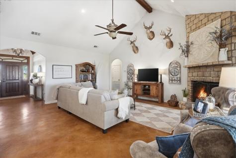 279 County Road 302 George West TX 78022