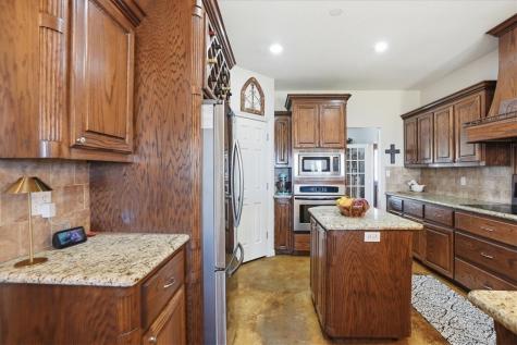 279 County Road 302 George West TX 78022