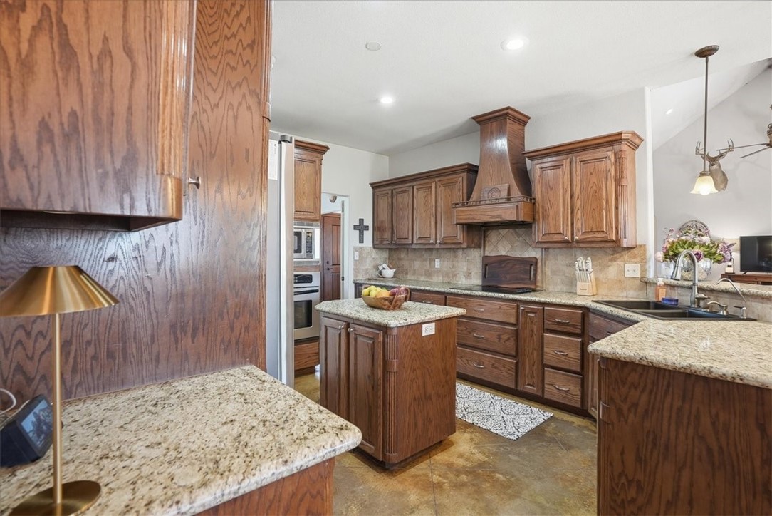 279 County Road 302 George West TX 78022
