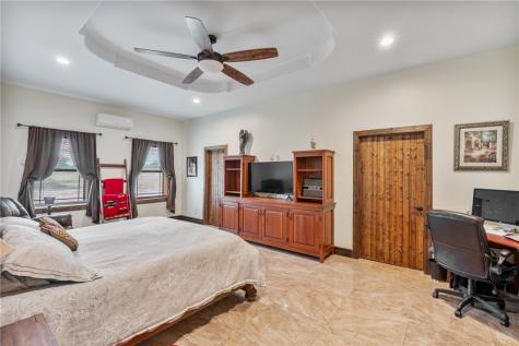 1058 S Smith Avenue Hebbronville TX 78361