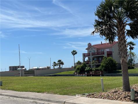 713 Kings Point Corpus Christi TX 78402