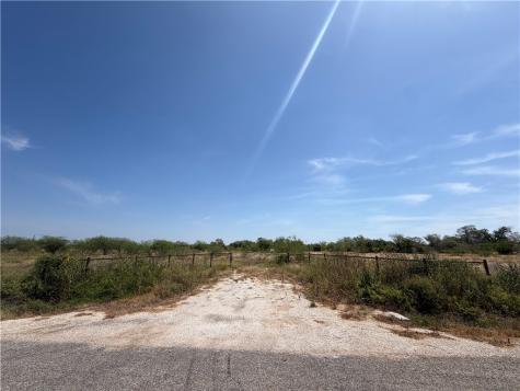 3826 Cr 189 Karnes City TX 78118