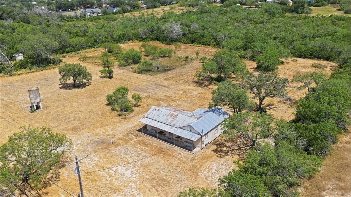 1507 Middle Road George West TX 78022