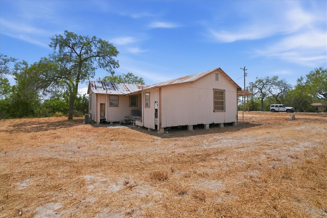 1507 Middle Road George West TX 78022