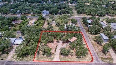 527 N Traylor Avenue Rockport TX 78382
