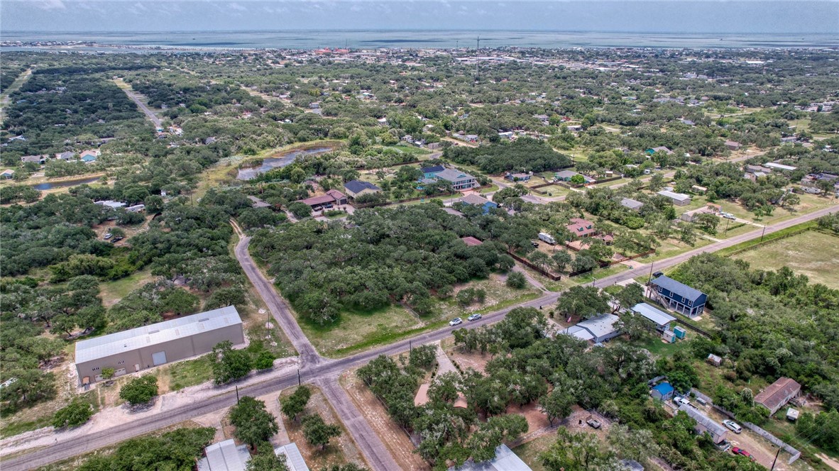527 N Traylor Avenue Rockport TX 78382