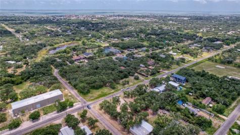 527 N Traylor Avenue Rockport TX 78382