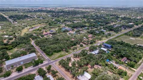527 N Traylor Avenue Rockport TX 78382