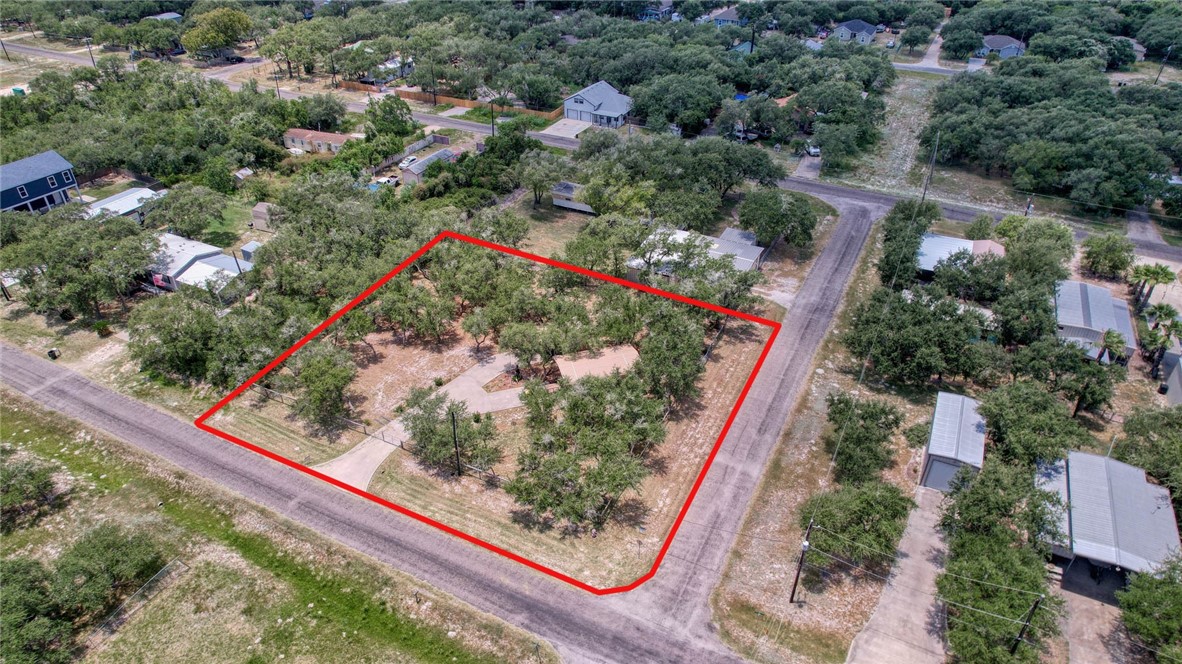 527 N Traylor Avenue Rockport TX 78382
