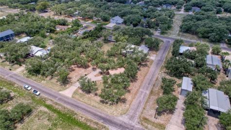 527 N Traylor Avenue Rockport TX 78382