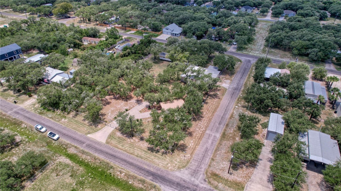 527 N Traylor Avenue Rockport TX 78382