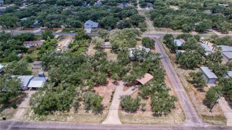 527 N Traylor Avenue Rockport TX 78382