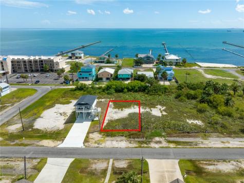1112 S Magnolia Street Rockport TX 78382