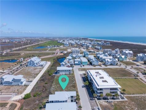 637 Center Square West Port Aransas TX 78373