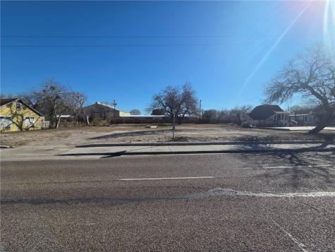 1245 E King Avenue Kingsville TX 78363
