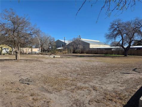 1245 E King Avenue Kingsville TX 78363