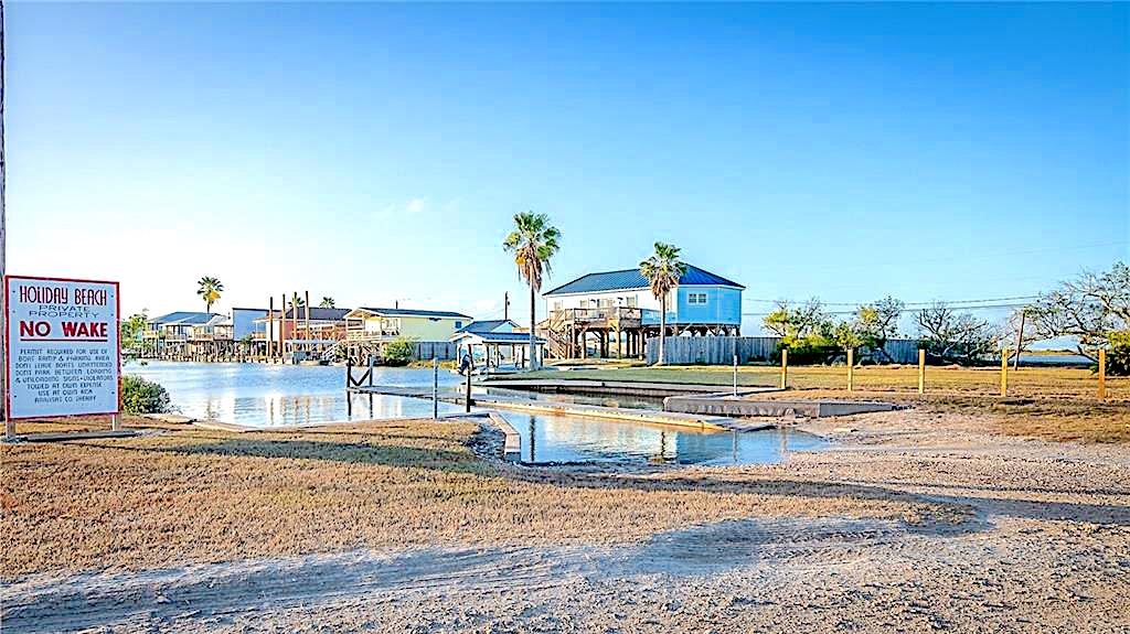 423 Palmetto Point Rockport TX 78382