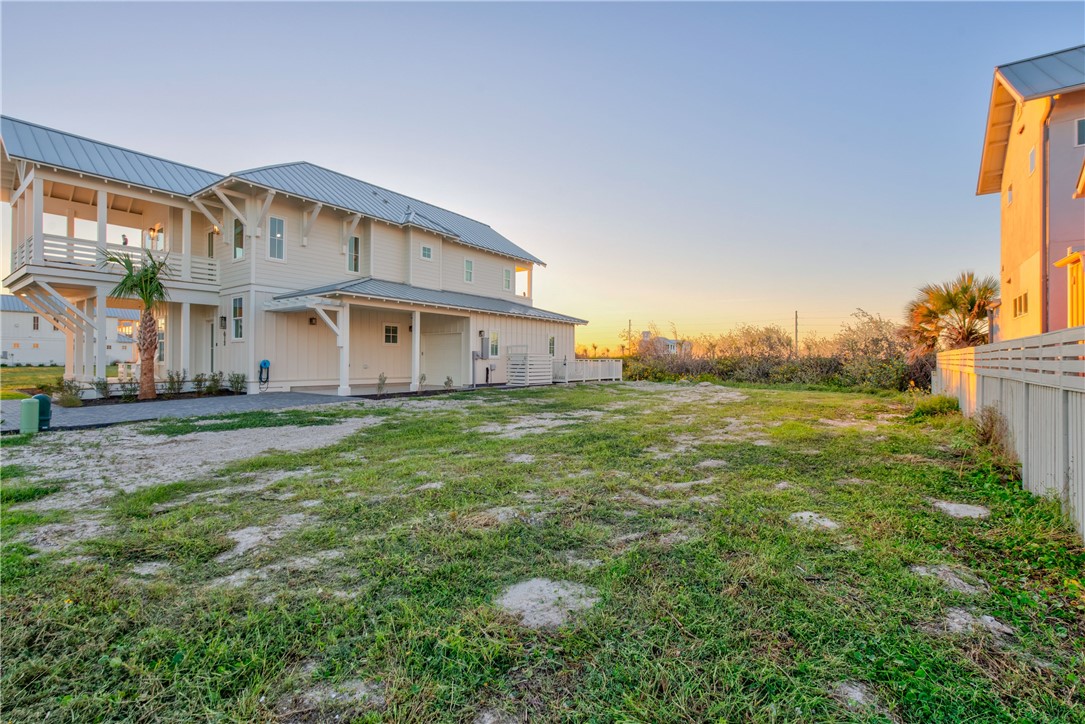 607 Center Square West Port Aransas TX 78373