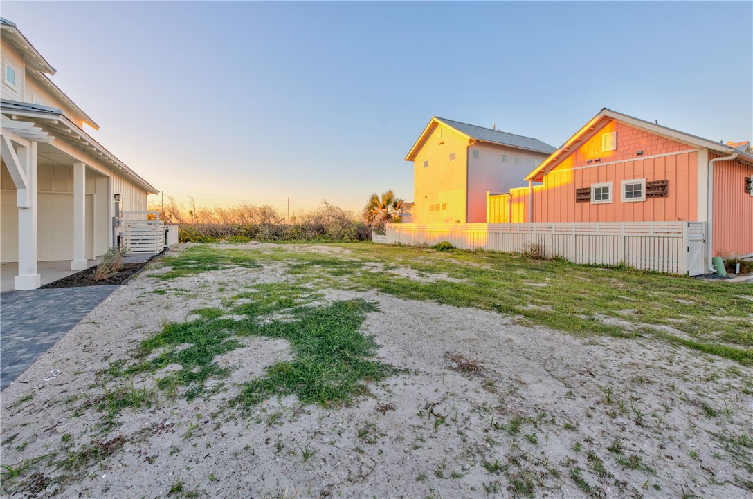 607 Center Square West Port Aransas TX 78373
