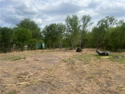 283 N Shore Mathis TX 78368