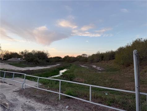 610 W Avenue I 1/2 Kingsville TX 78363