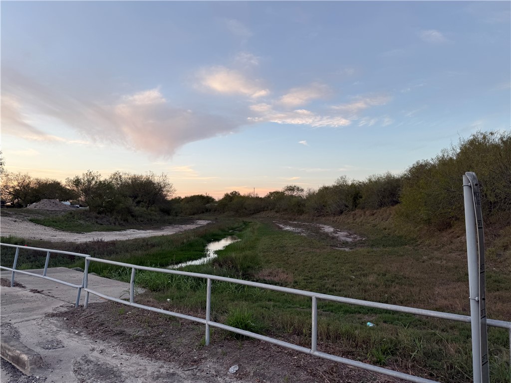 610 W Avenue I 1/2 Kingsville TX 78363