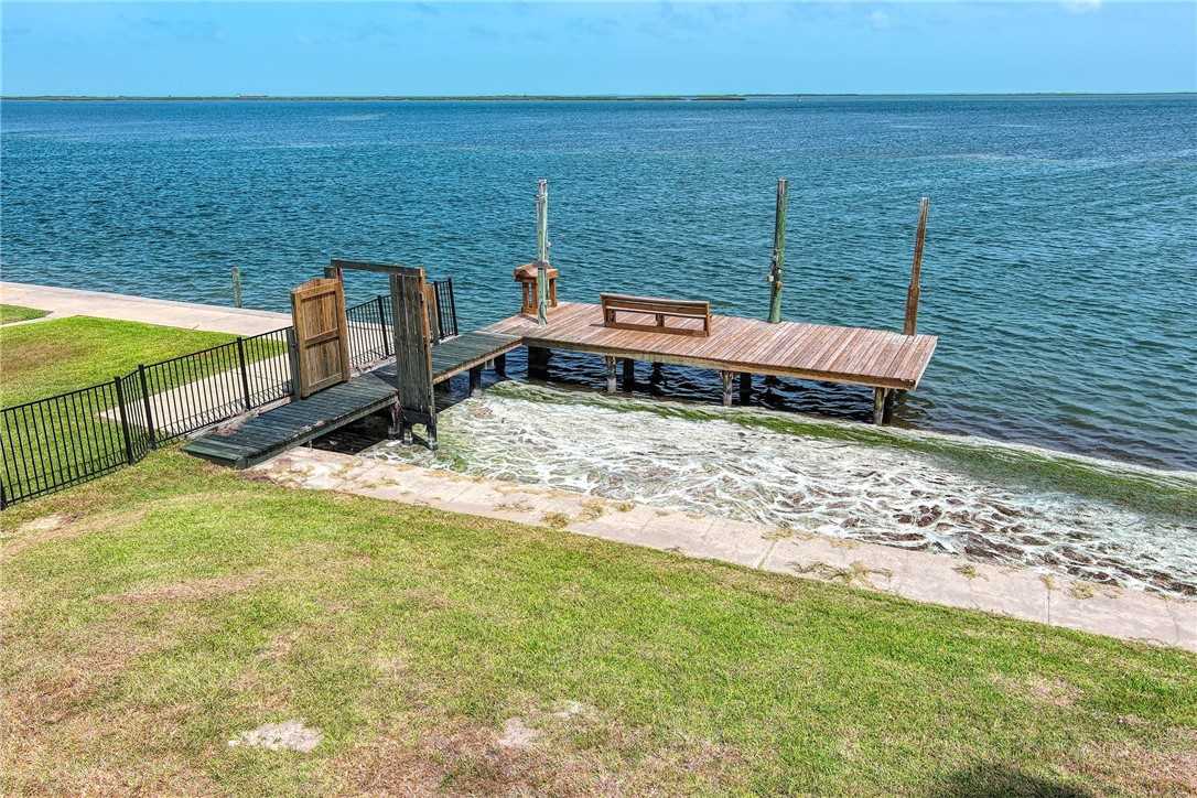 123 Ocean Drive Rockport TX 78382