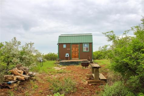 464 Cr 354 Charlotte TX 78011