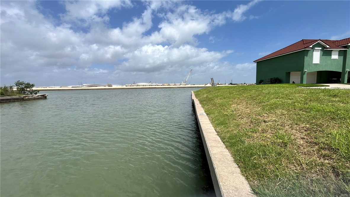 737 Schooner Harbor Corpus Christi TX 78402