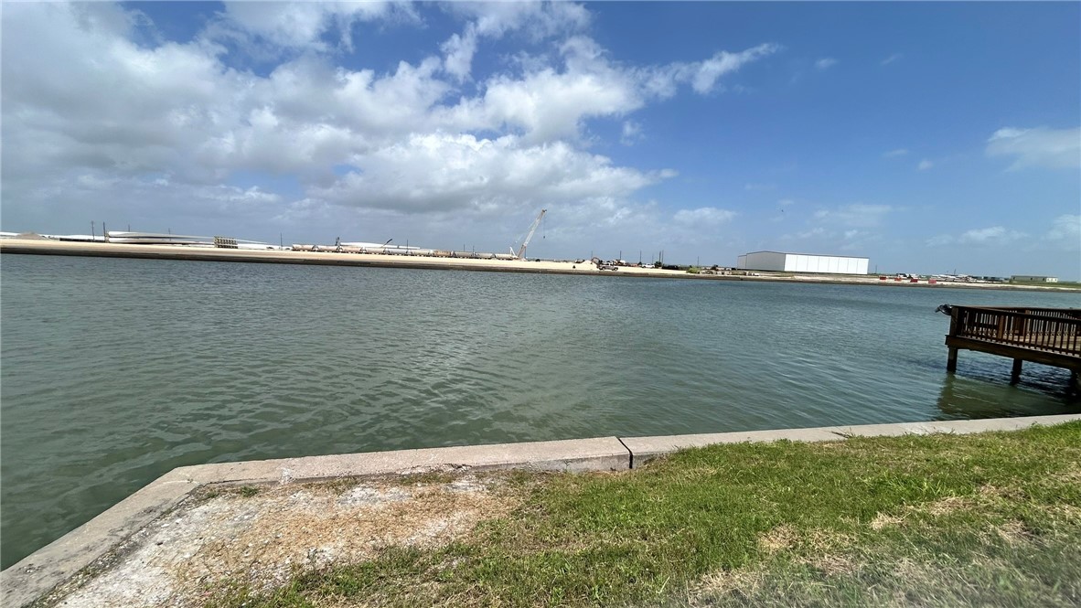 737 Schooner Harbor Corpus Christi TX 78402