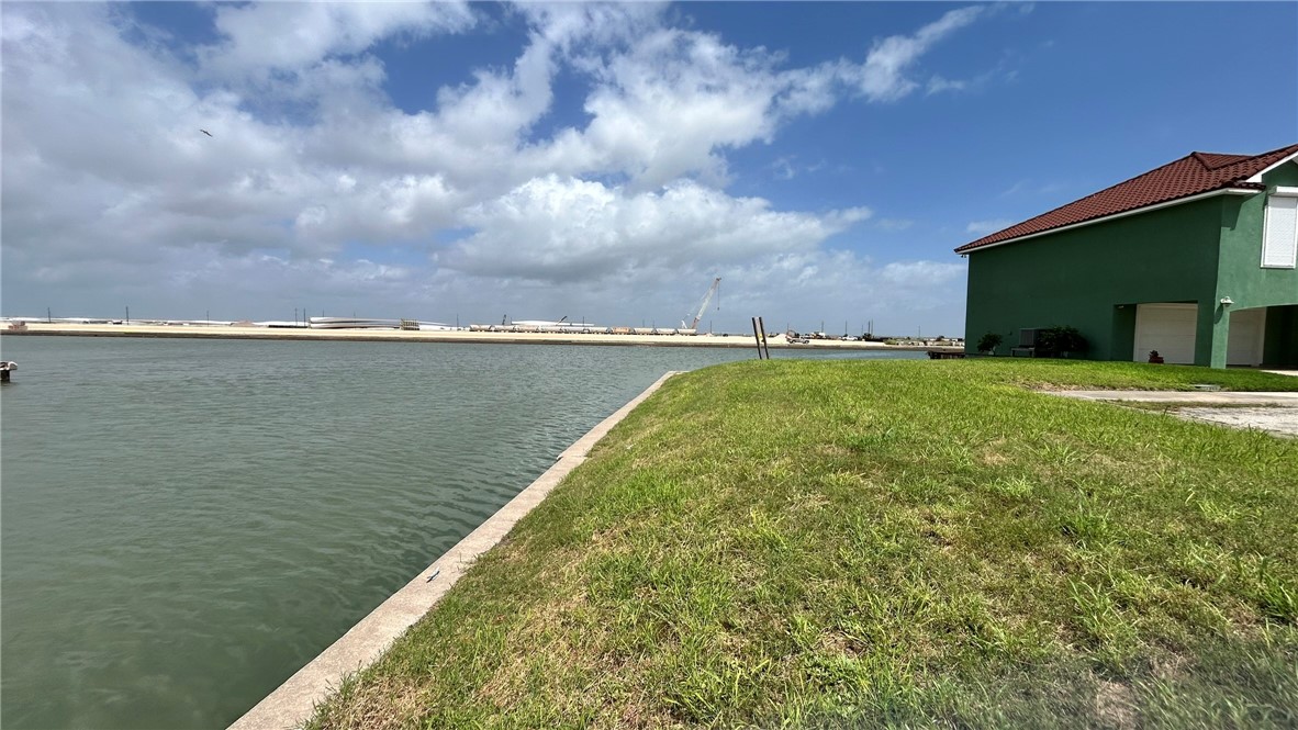 737 Schooner Harbor Corpus Christi TX 78402