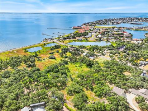 417 S Fulton Beach Rockport TX 78382