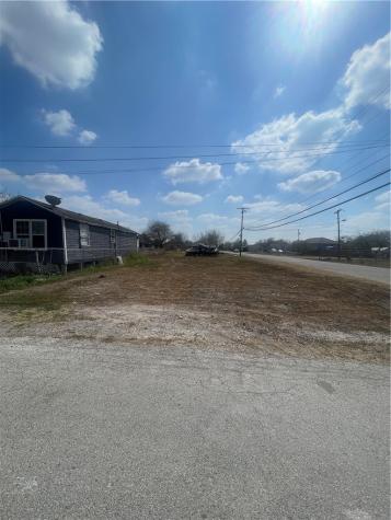 1040 Nebraska Street Robstown TX 78380