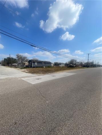 1040 Nebraska Street Robstown TX 78380
