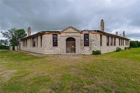 8985 Us Highway 181 Tuleta TX 78162