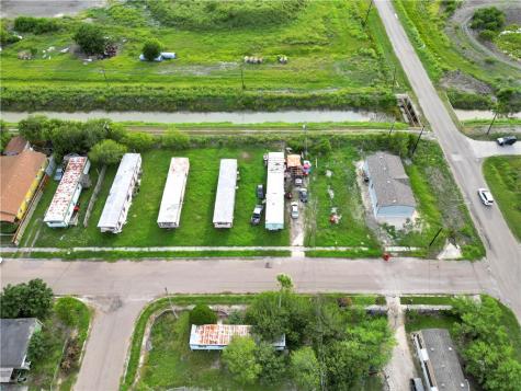 1011 John Wayne Drive Robstown TX 78380