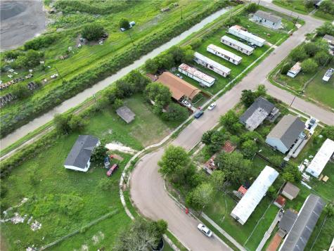 1011 John Wayne Drive Robstown TX 78380