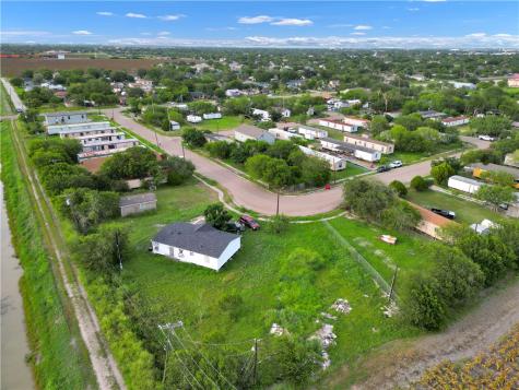 1011 John Wayne Drive Robstown TX 78380